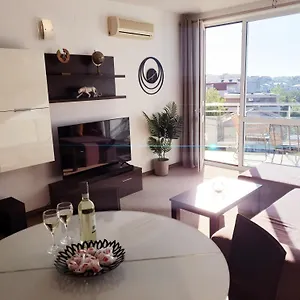 https://apt-elenas-lux-town-sea-view-atlantis-spa.sunnybeach-hotels.org